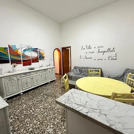 Ercoles House برينديسي